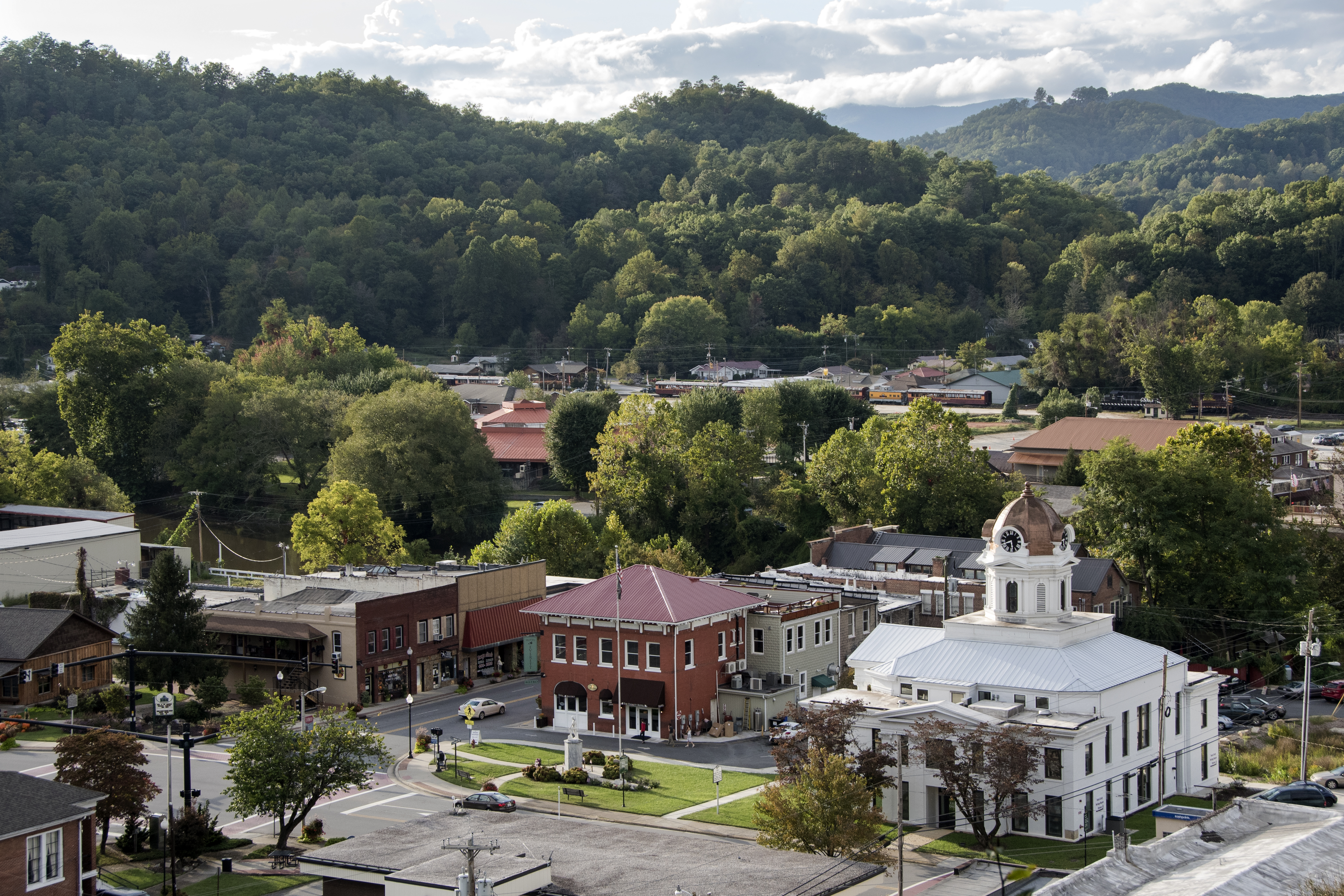 “No Need to Cancel: These 5 North Carolina Cities Are Ready to Welcome You”