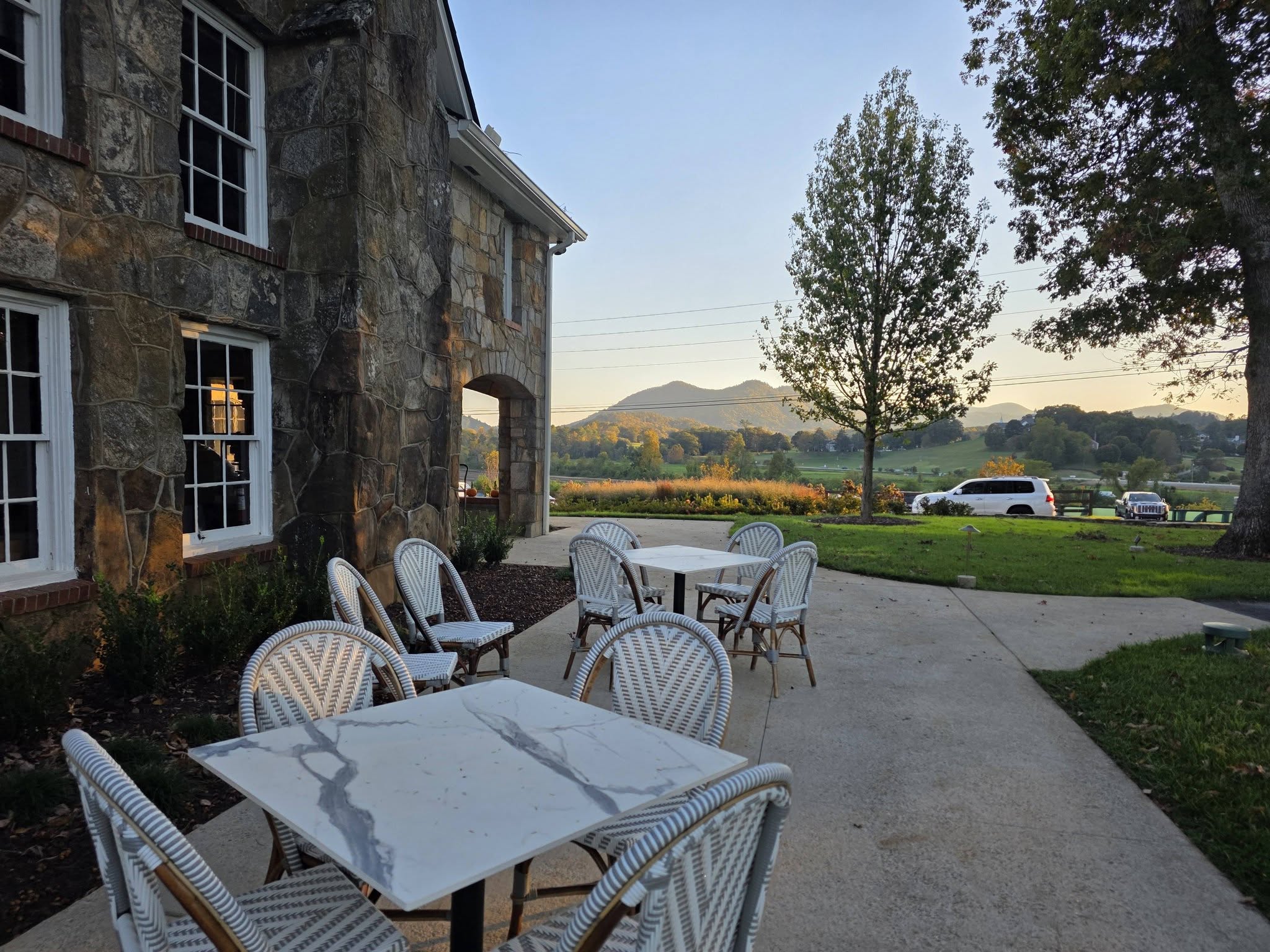 99 Bottles of Wine on the Wall: Doghobble and The Dillard House Take Guests on a Tour of Spain
